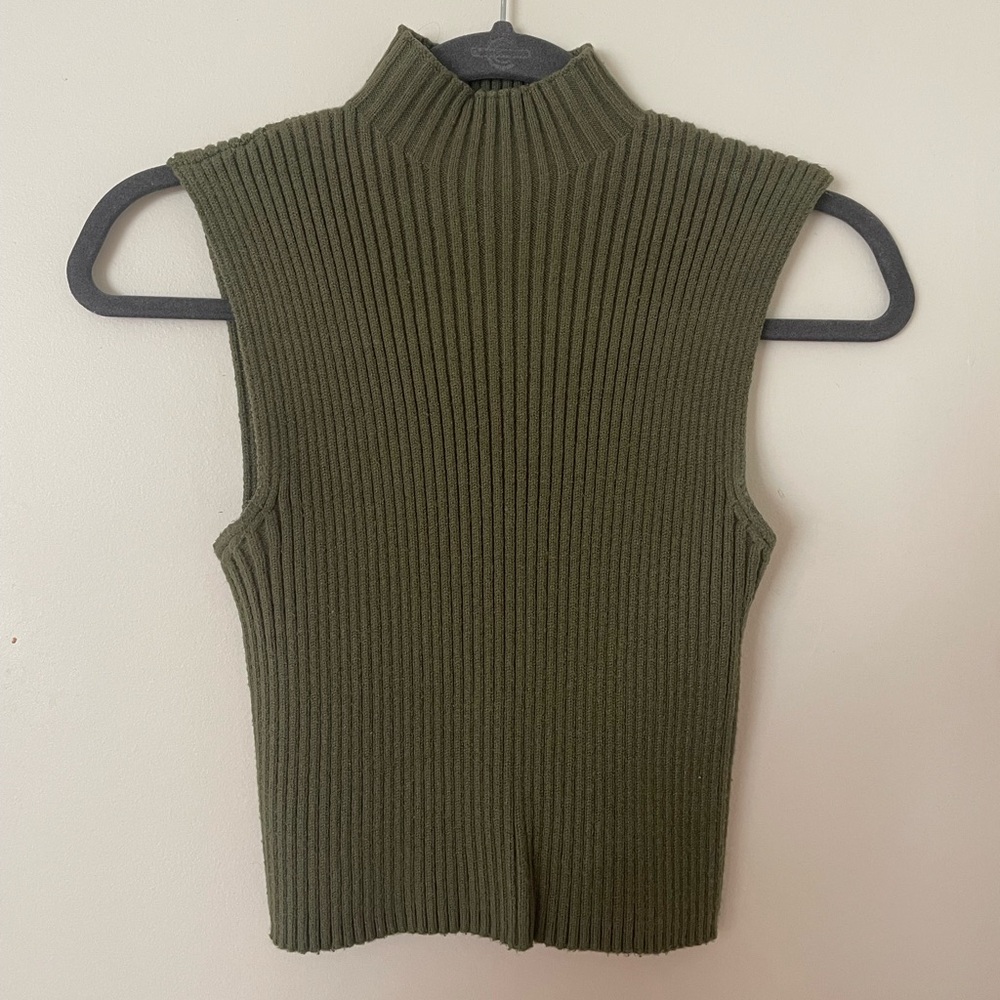 Sleeveless Ribbed Knit Top in Olive Green